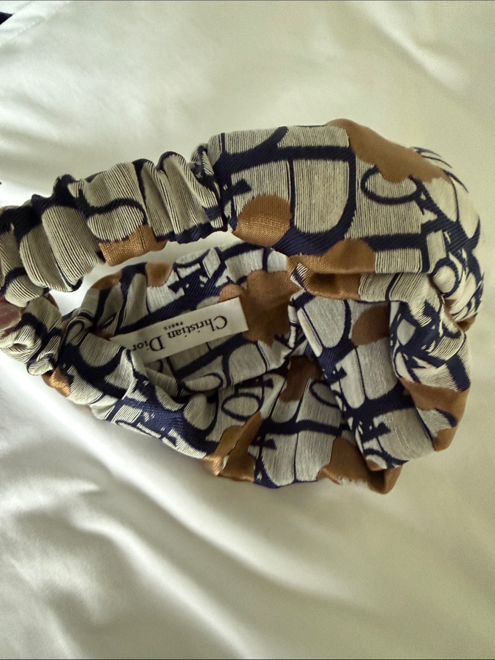 Dior Beige and Navy Logo Silk Headband & Scrunchie Set - Picture 3 of 8